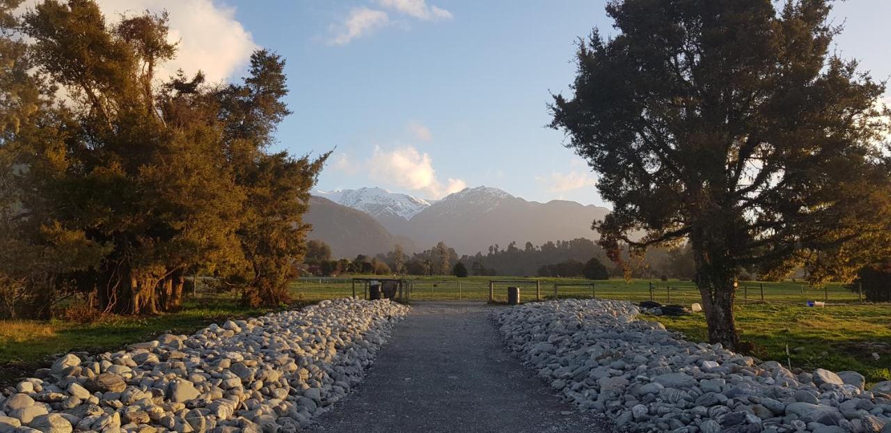 Cosy Cabin In The Paddocks - Breakfast Included Franz Josef Bagian luar foto